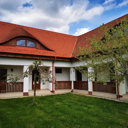 Bed & Breakfast Vezér Panzió Szabolcs