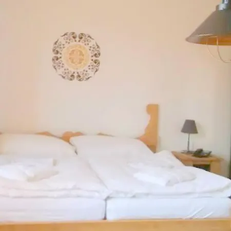Bed & Breakfast Vezér Panzió