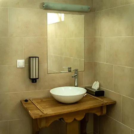 Vezér Panzió Bed & Breakfast 3*