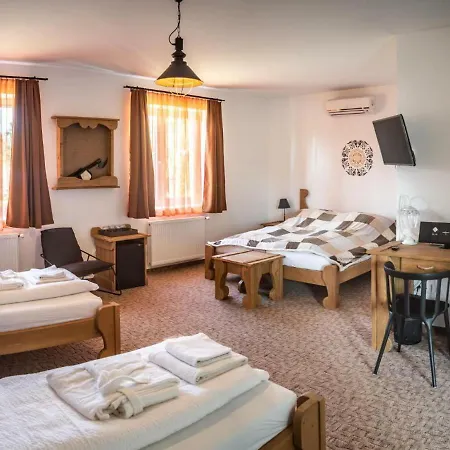 Bed & Breakfast Vezér Panzió 3*