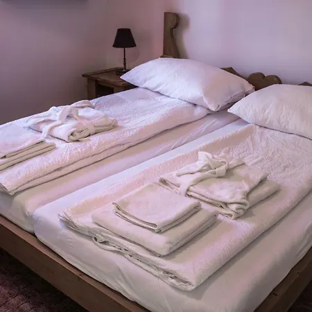 Bed & Breakfast Vezér Panzió Szabolcs