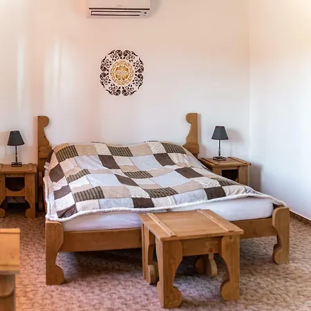 Bed & Breakfast Vezér Panzió Szabolcs