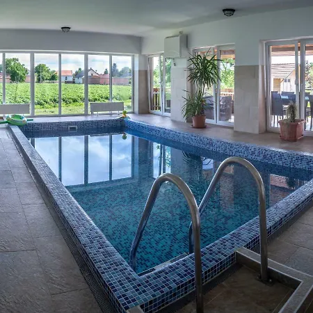 Vezér Panzió Szabolcs